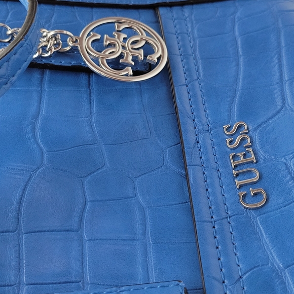Bright blue Guess Purse, - Picture 12 of 12